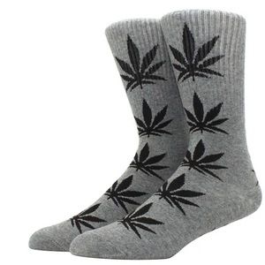 BRAND NEW GREY AND BLACK LEAF SOCKS. ✨